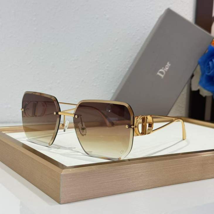 Picture of Dior Sunglasses _SKUfw77795970fw